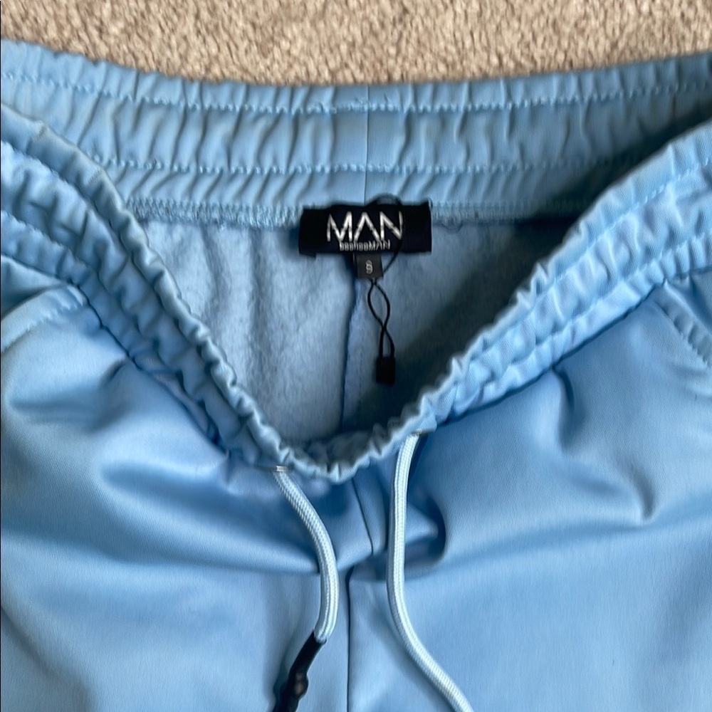 Boohoo Men’s Blue and Green Shorts - Picture 2 of 3